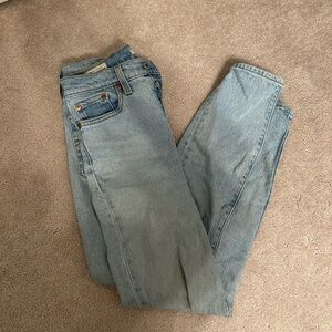 Straight Leg Levi Jeans Size 25